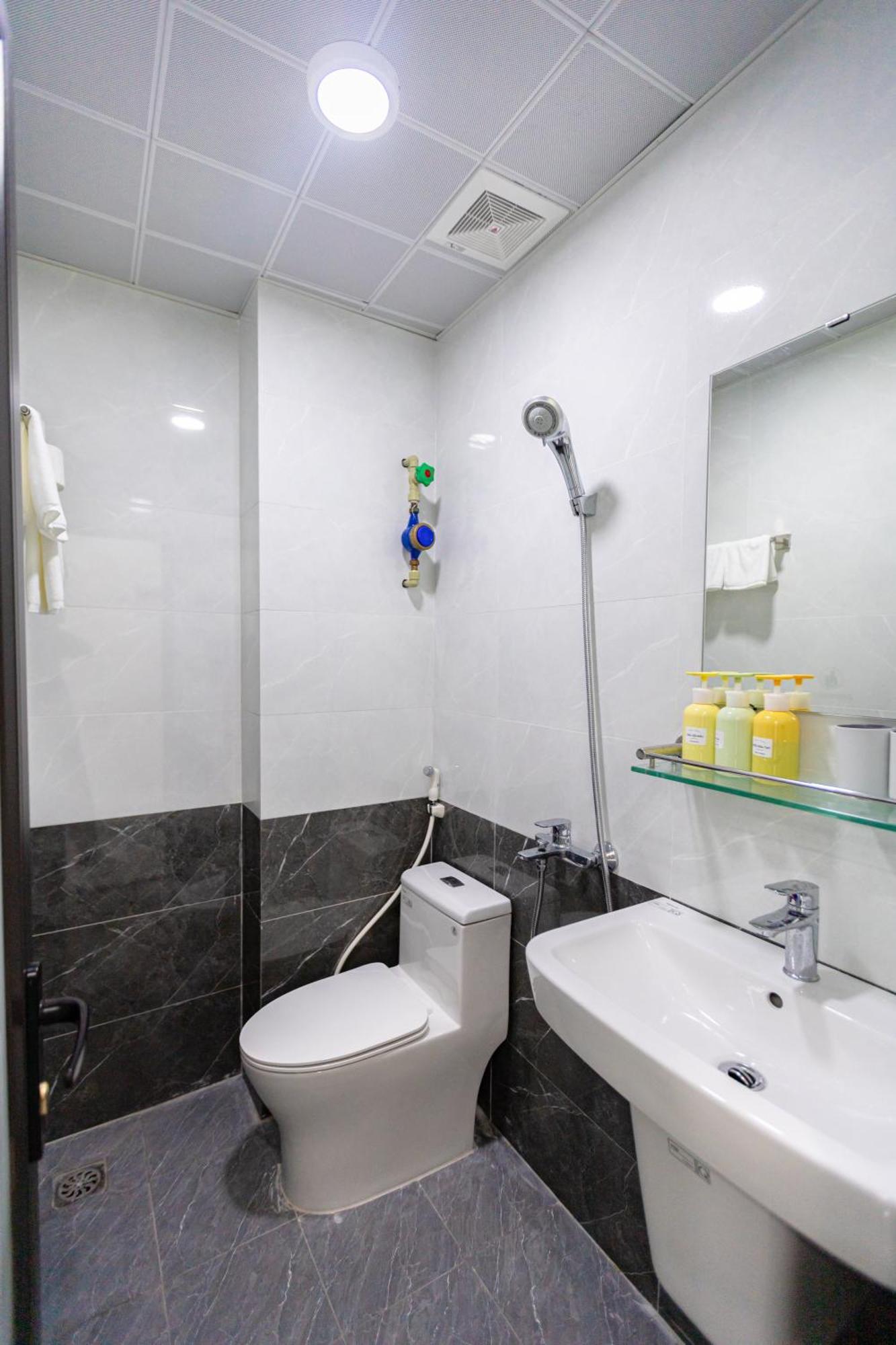 Hera Palace Hotel & Apartment Ba Dinh Hanoi Zewnętrze zdjęcie